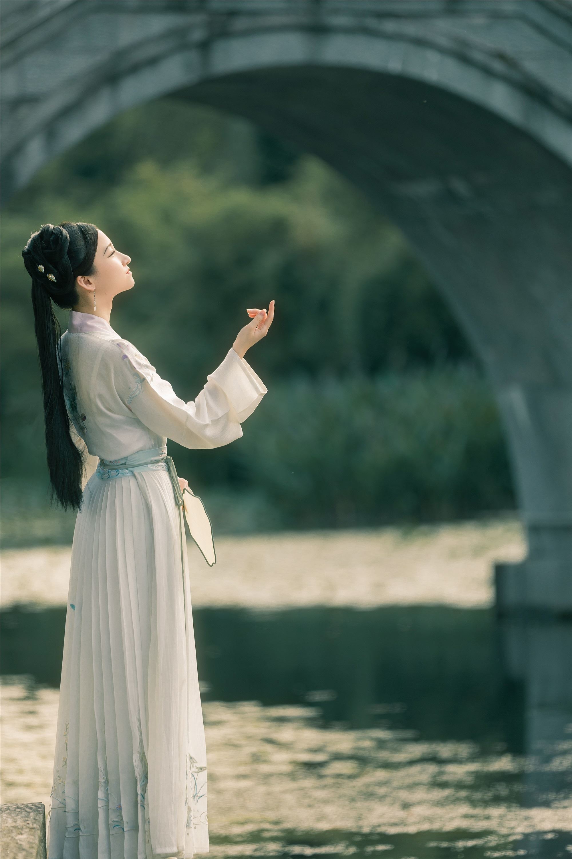 YITUYU艺图语 2021.08.16 春不渡 是非姑娘